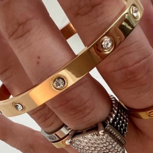 New! 18K Gold EP Solid Hinged Bangle Bracelet High Shine Gold Finish with stones - Picture 11 of 11